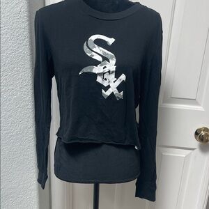 New Era Women's Black Long Sleeve Cropped Tee with Silver White Sox Logo